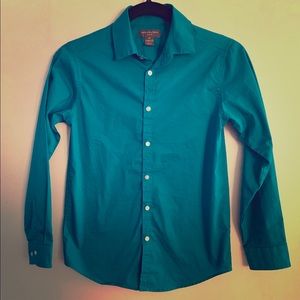 VAN HEUSEN BUTTON DOWN SHIRT
